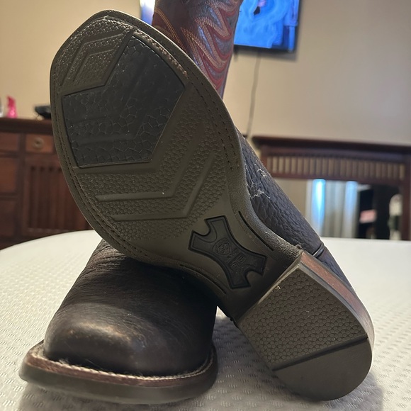 Worn once. Mens Ariat Tall Boots - Picture 3 of 5